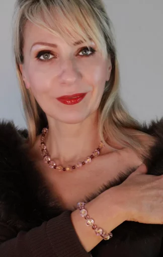 Murano pink glass bracelet and necklace on model