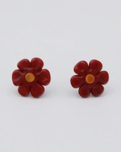 red daisy earrings