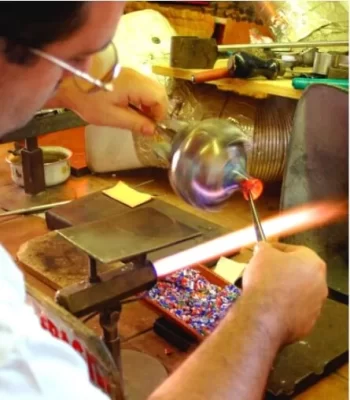 image of glass jewelry designer Georgio Rossetti