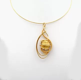arabesque golden pendant with gold Murano glass bead