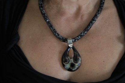 Murano Mesh Black Teardrop Pendant - Image 2
